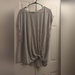 Max Studio Black and White Tie Front Blouse